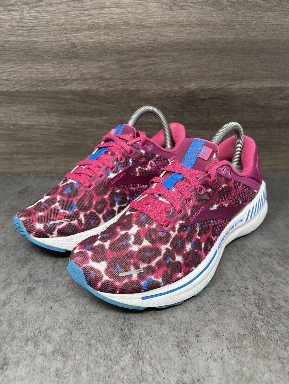 Brooks Adrenaline GTS 22 Magenta Leopard Womens Size 7.5 Stability Running Shoes - Picture 2 of 10